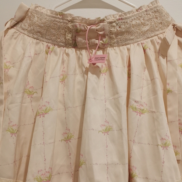 🌸 Floral Layered Skirt 🌸 - Picture 5 of 7